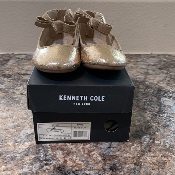 Girls Kenneth Cole flats - Picture 2 of 7